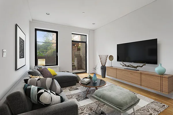 Rented by Compass | media 18