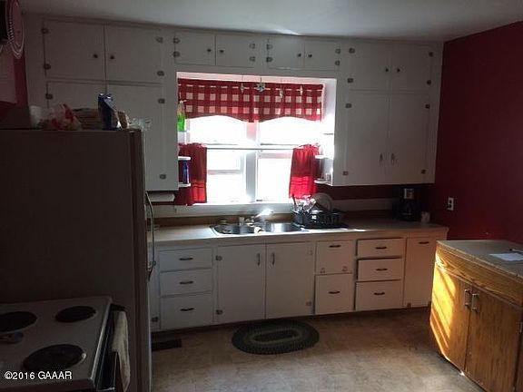4th image of 303 Alexandria St
