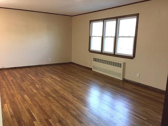 5th image of 6126 231st St