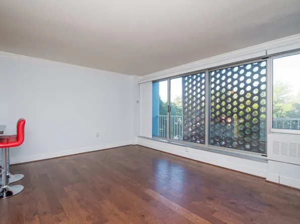 800 4th St SW APT S406, Washington, DC 20024