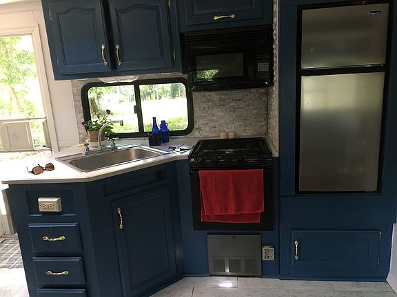 3rd image of 115 Myers Ln