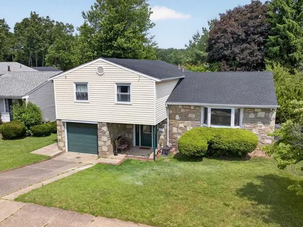 463 Pinewood Rd, Philadelphia, PA 19116