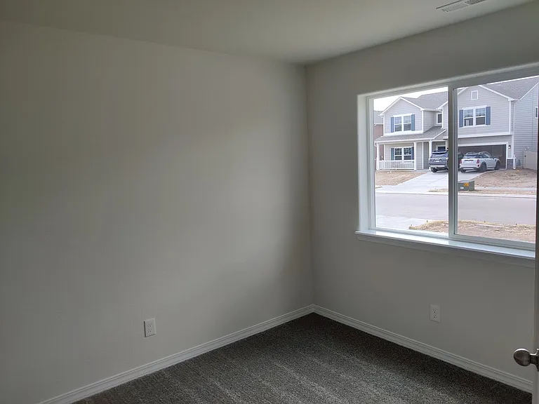 4649 Zircon Dr — Photo 6