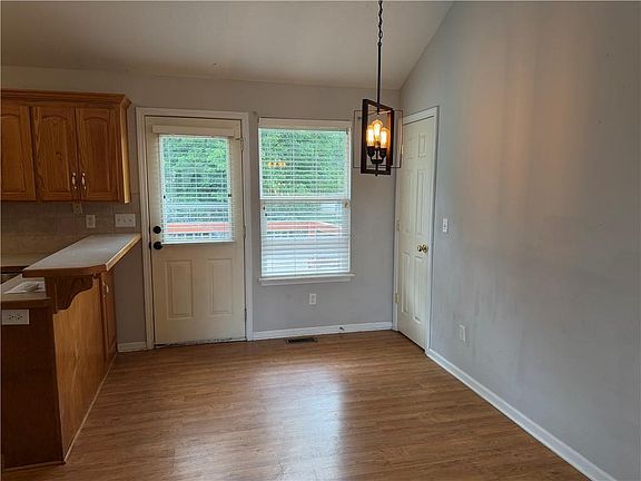5th image of 205 N Madison St