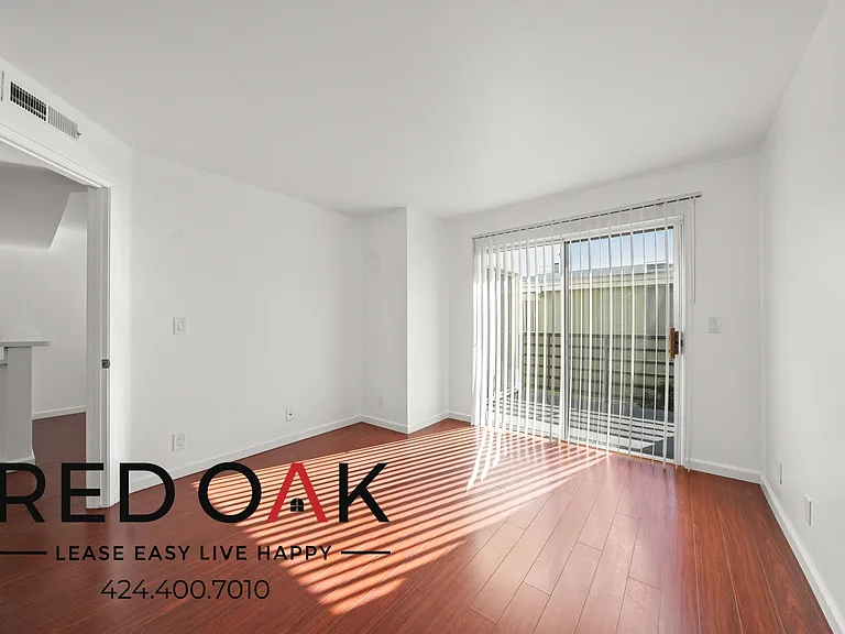 937 10th St #7 — Photo 12