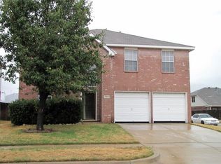1088 Harriman Dr, Saginaw, TX 76131