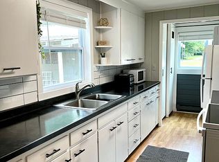 1623 S Lake Mitchell Dr, Cadillac, MI 49601