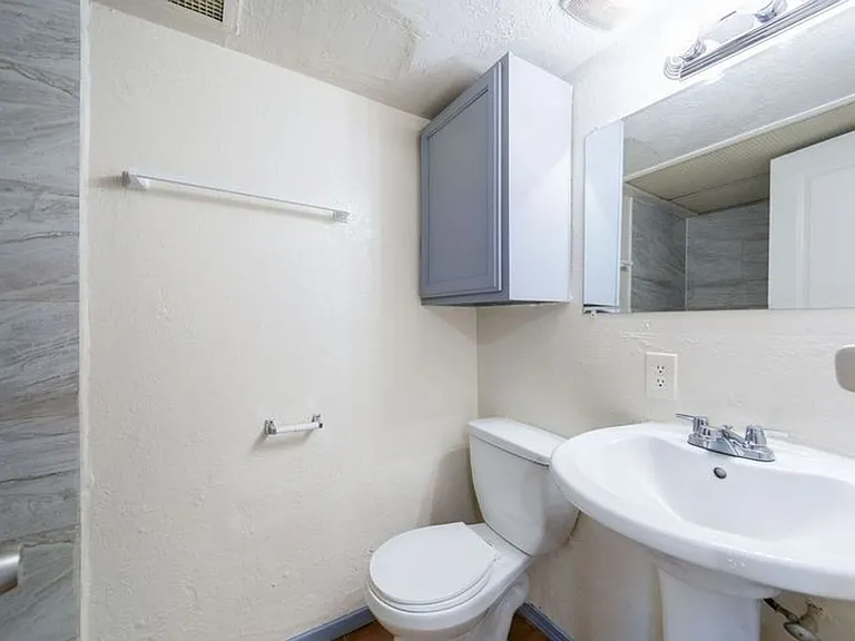 Hurry! Move Inspecial Housing Accepted. — Photo 7