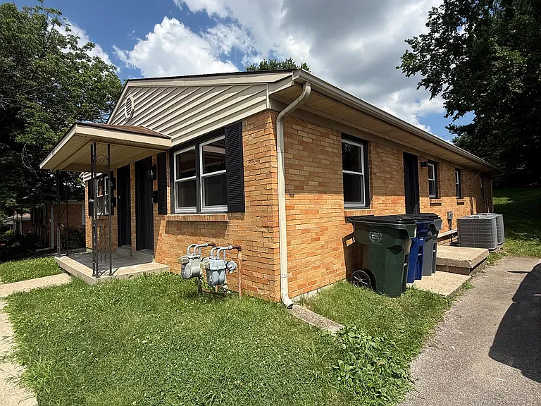 3514 Lansdowne Dr #B — Photo 3