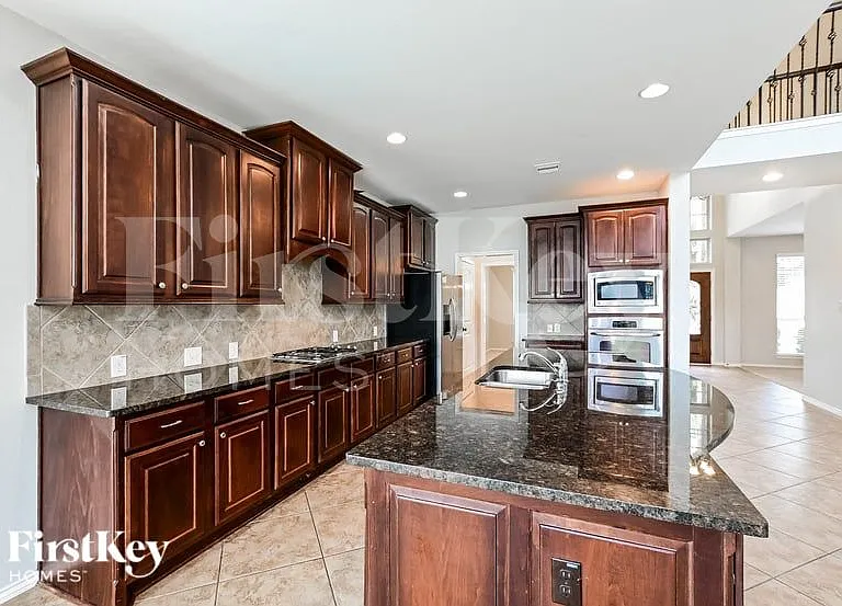 10402 Golden Hearth Ln — Photo 6
