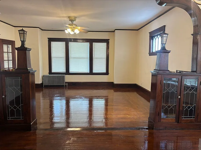 17 N Woodford St — Photo 1