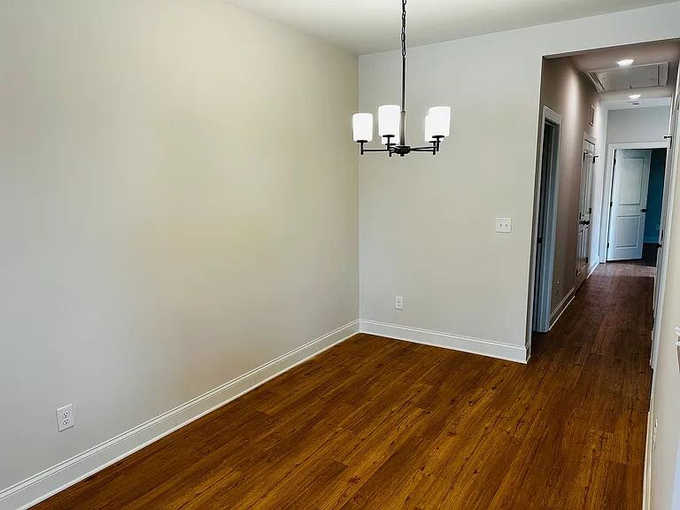 525 N Linwood Ave — Photo 13