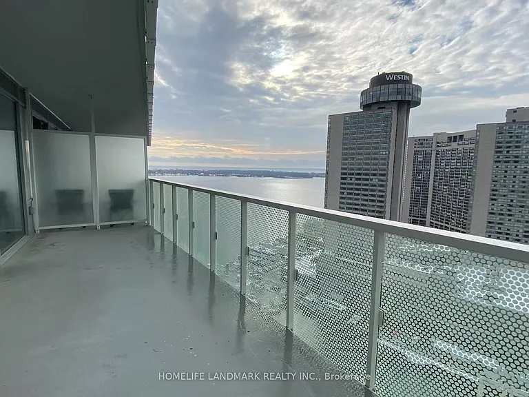 15 Queens Quay E #2306 — Photo 14