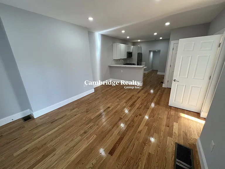 372 Oxford St #2T — Photo 6