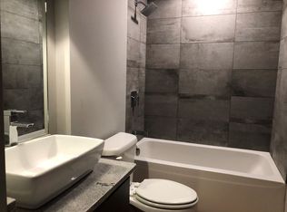 2 W Main St APT 203, Salem, VA 24153