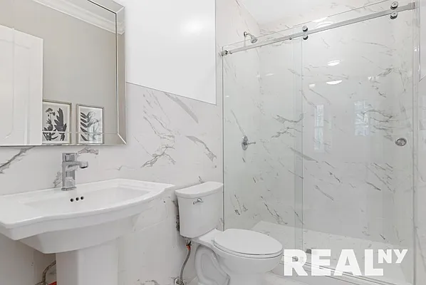 Rented by REAL New York | media 11