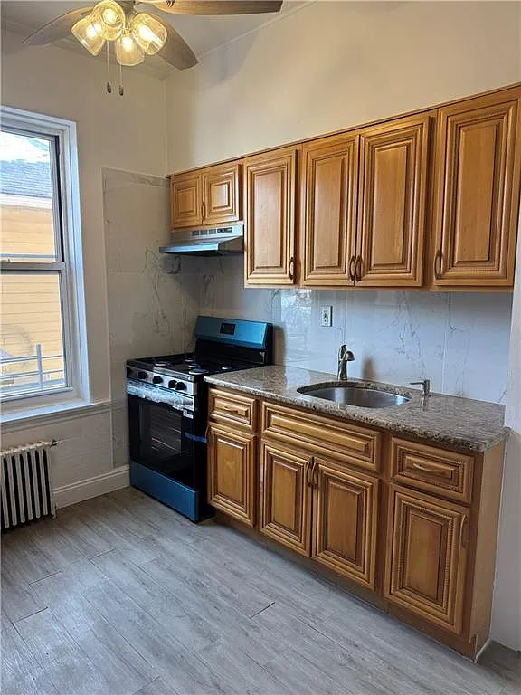 2 bed, 800 sqft, $2,500 — Photo 1