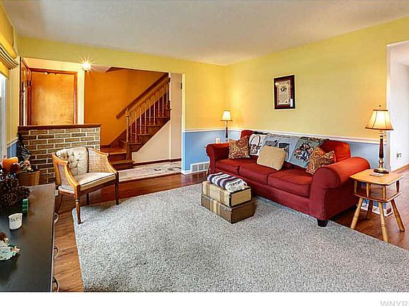 4th image of 43 Salisbury Ave