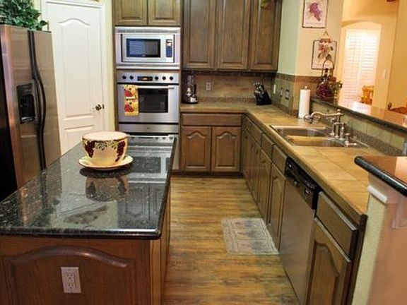 3rd image of 10521 Bear Creek Dr