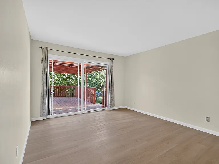 192 S Bernardo Ave — Photo 16