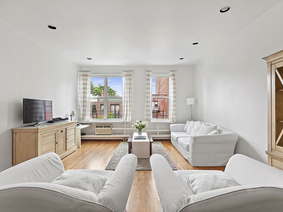 1st image of 40 W 105th St APT 4A