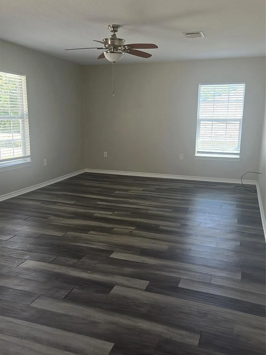 2 bed, 1.0 bath, 900 sqft, $1,450 — Photo 2