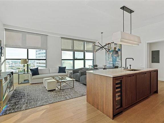 2nd image of 1001 Julia St APT 11A