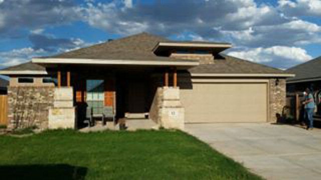 1st image of 12 W Harvard Cir