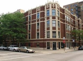 1052 W Granville Ave #20, Chicago, IL 60660