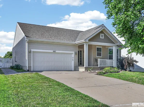19027 B St, Omaha, NE 68130