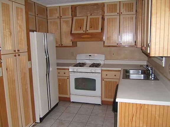 3rd image of 1007 Philadelphia Dr