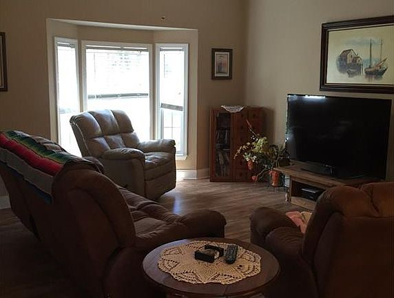 3rd image of 8027 W Gum St