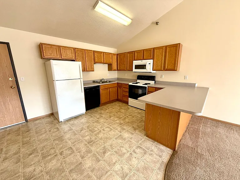 221 Crystal St — Photo 88