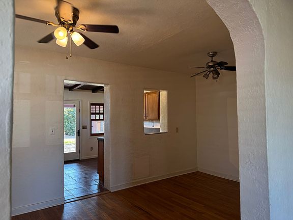 4th image of 3004 E Adams St