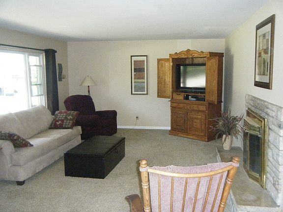 4th image of 3480 Euclid Ct