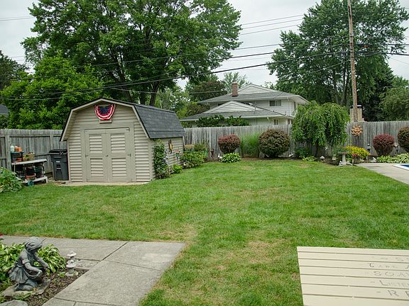 5th image of 1923 Cherrylawn Dr