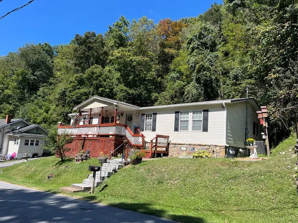 (undisclosed Address), Bluefield, VA 24605