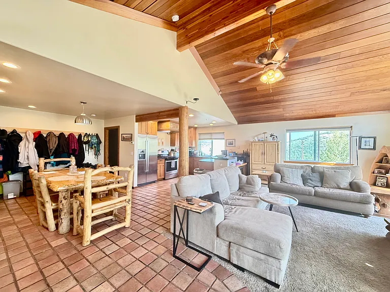 7910 Boothill Dr — Photo 5