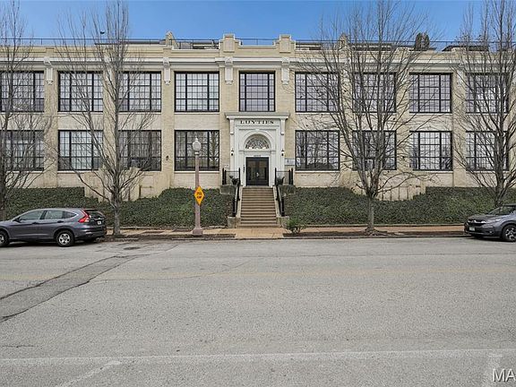2nd image of 4200 Laclede Ave APT 106