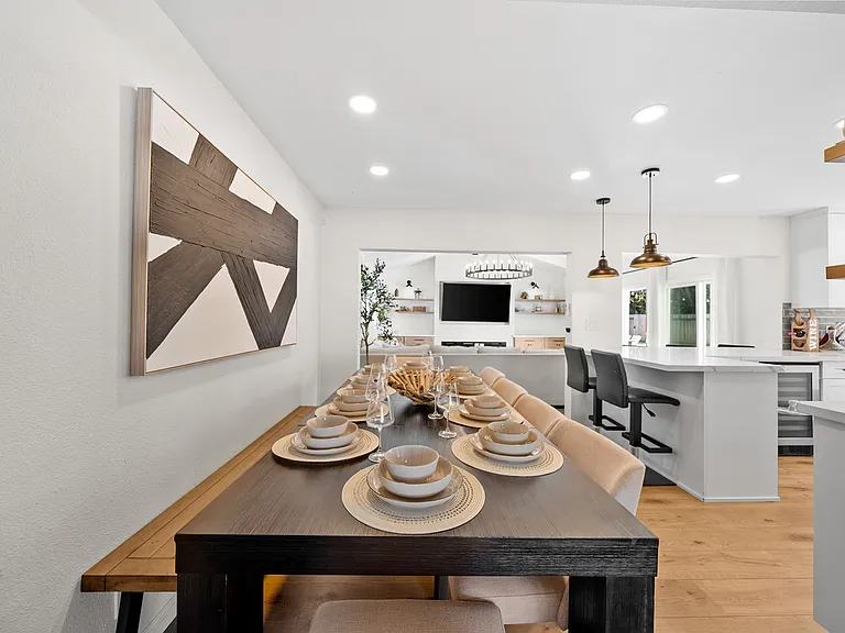 7404 Margerum Ave — Photo 12