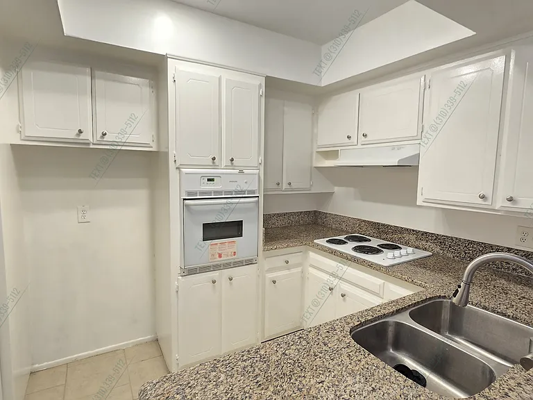 810 S Kingsley Dr #206 — Photo 6