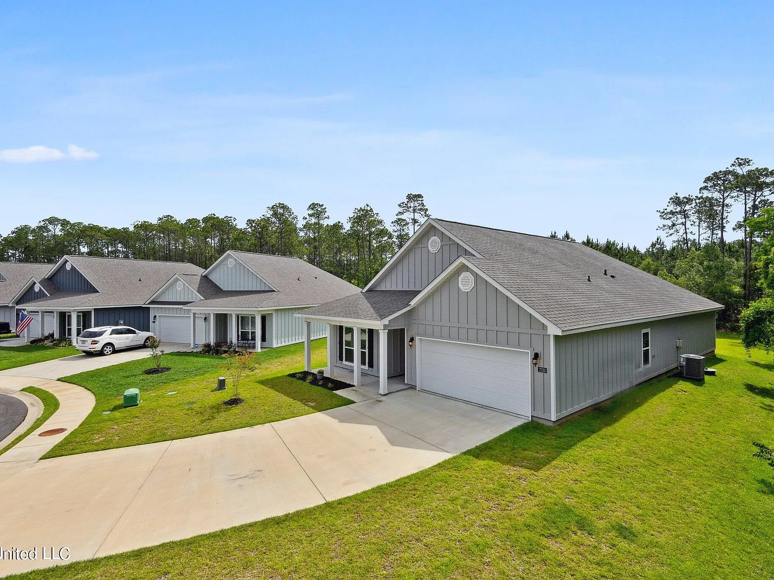 4 bed, 2.0 bath, 2047 sqft, $2,295 — Photo 4