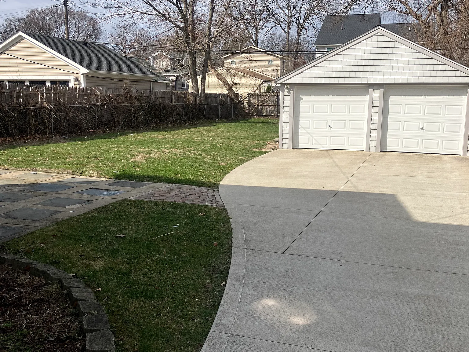 607 E Farnum Ave — Photo 3