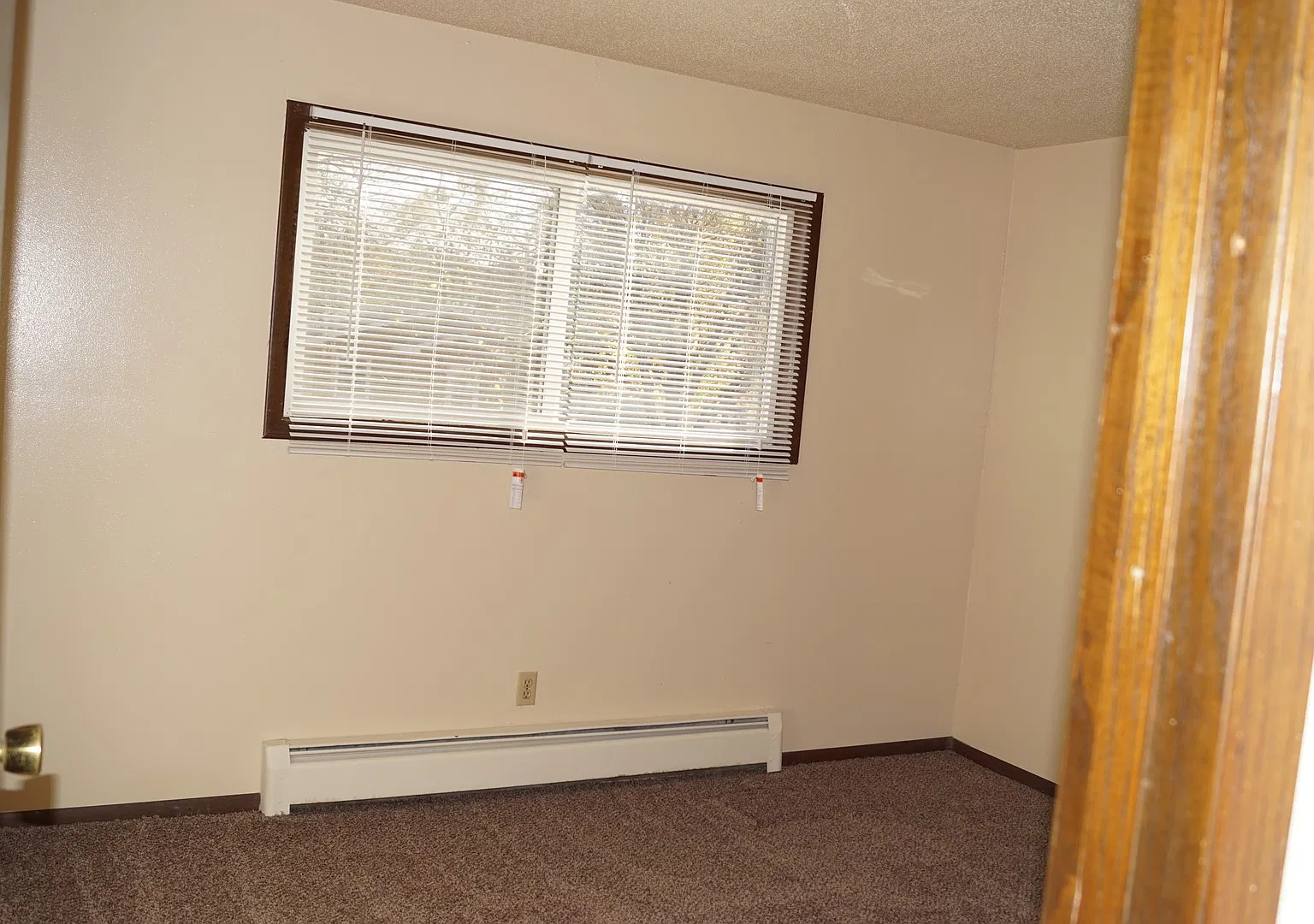Arnold's Park Apartments — Photo 2