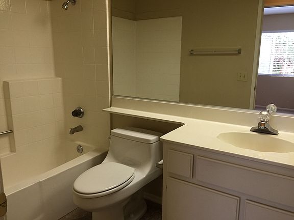 3rd image of 34990 Summerwood Dr