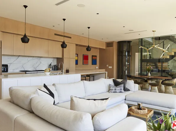 8455 Franklin Ave, Los Angeles, CA 90069