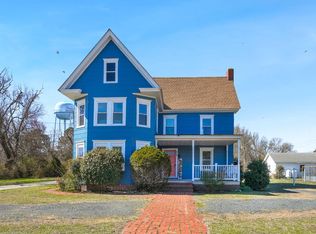 6348 Church St, Chincoteague Island, VA 23336