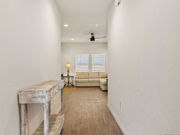 2nd image of 837 MARGAY LOOP