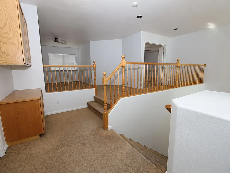 554 Campus Oaks Ct — Photo 27