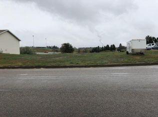 410 15th St NE, Mandan, ND 58554